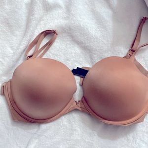 Victoria secret bras 38D and Nike slides/sandals